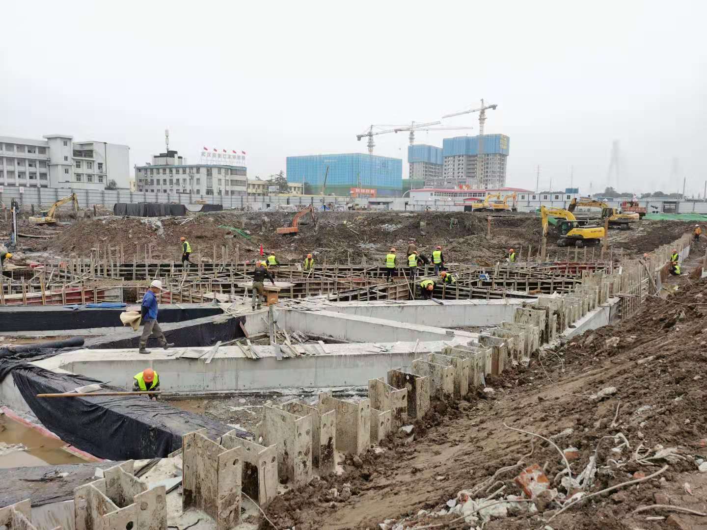武建光彩国际城项目桩基及基坑支护工程